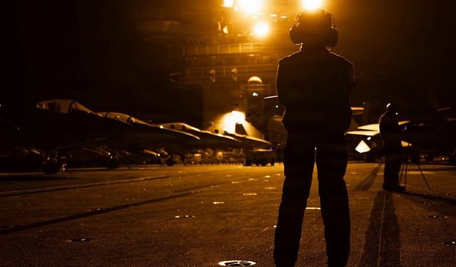 USS George Washington Orta Doğu’da göreve başladı