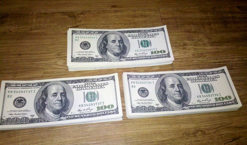 Dolar, haftanın açılışında 49,33 liradan işlem gördü
